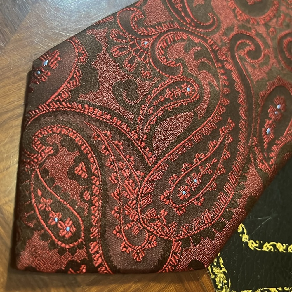 Red Paisley Luxury Tie